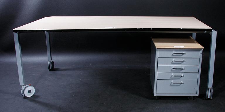 SKRIVBORD samt HURTS. Design: Vivero, Finland.