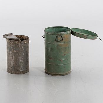 PLÅTBEHÅLLARE, 2 st, industri 1900-tal.