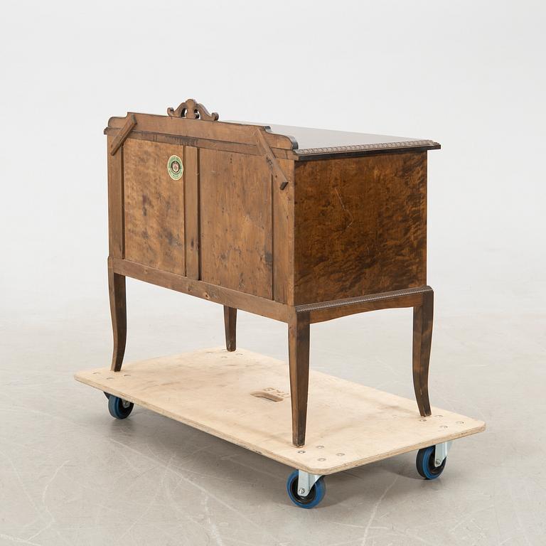 Sideboard 1920s.