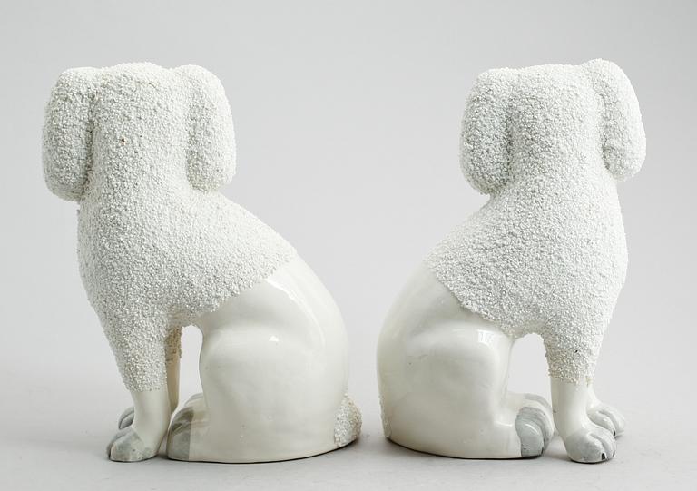 FIGURER, 1 par, porslin, England, 1900-talets första hälft.