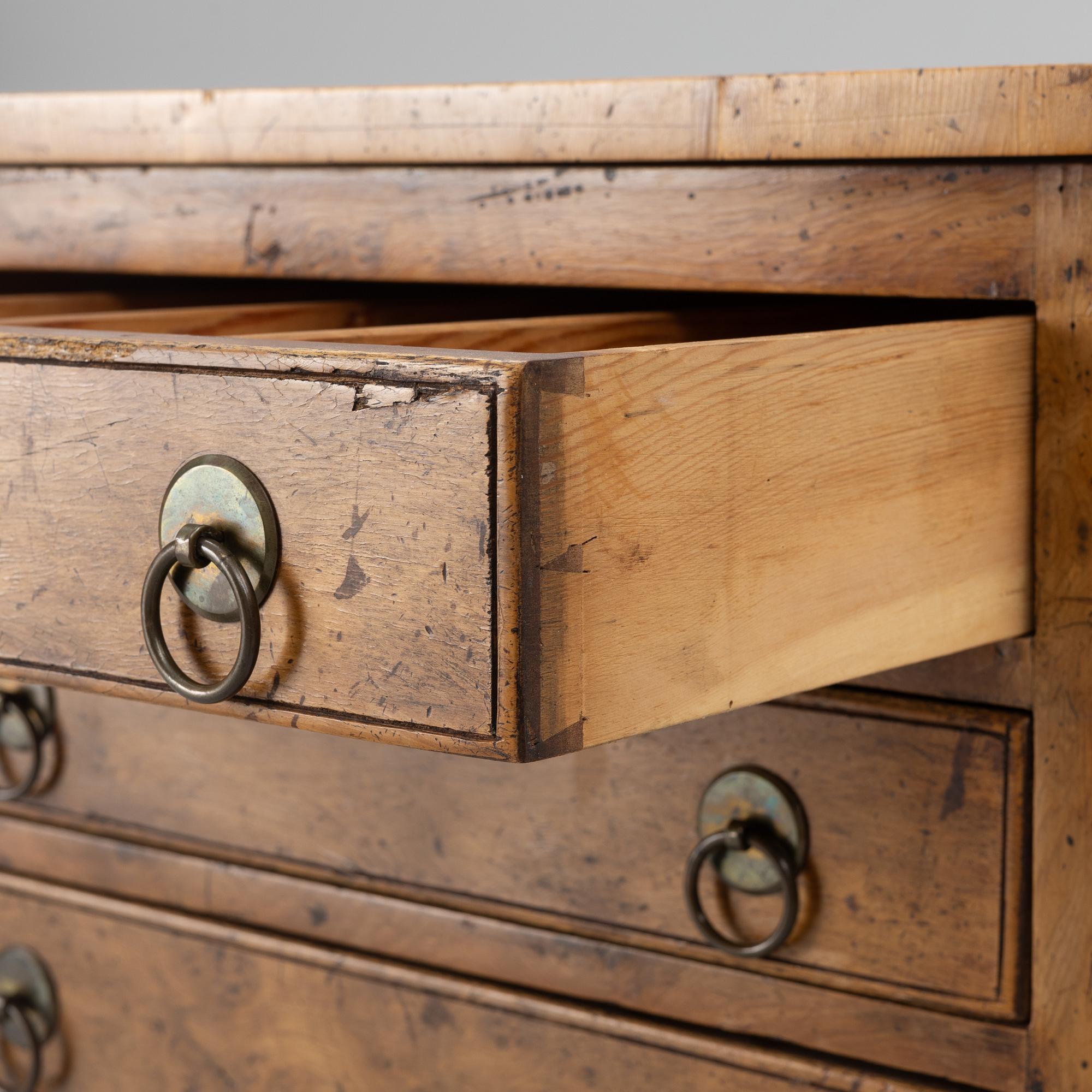 Chest of drawers, England around 1900.