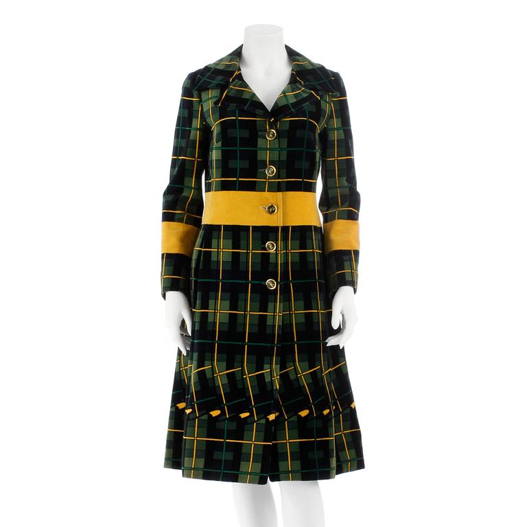 ROBERTA DI CAMERINO, a green and yellow velvet coat.