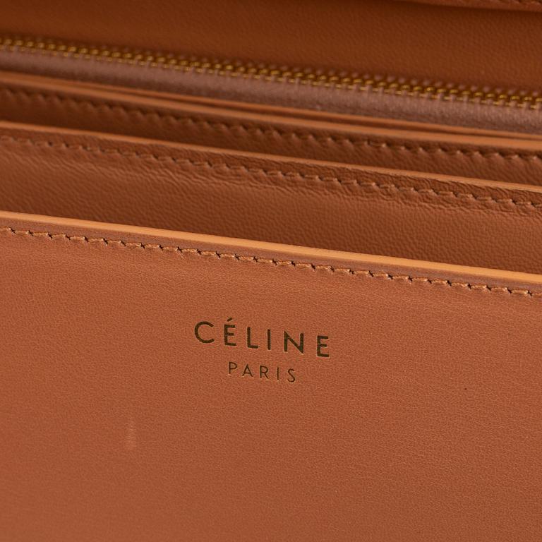 Céline, a 'Medium Classic Bag' in box calfskin.