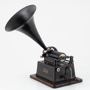 A 'GEM' phonograph, Thomas A. Edison, around 1900.