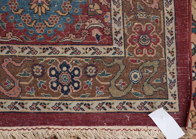 SEMI-ANTIQUE TABRIZ. 666,5 x 454 cm.