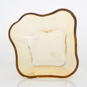 Alvar and Aino Aalto, a '9767B' bowl of the 'Aalto flower' sculpture manufactured by Karhula Glassworks 1937-1949.