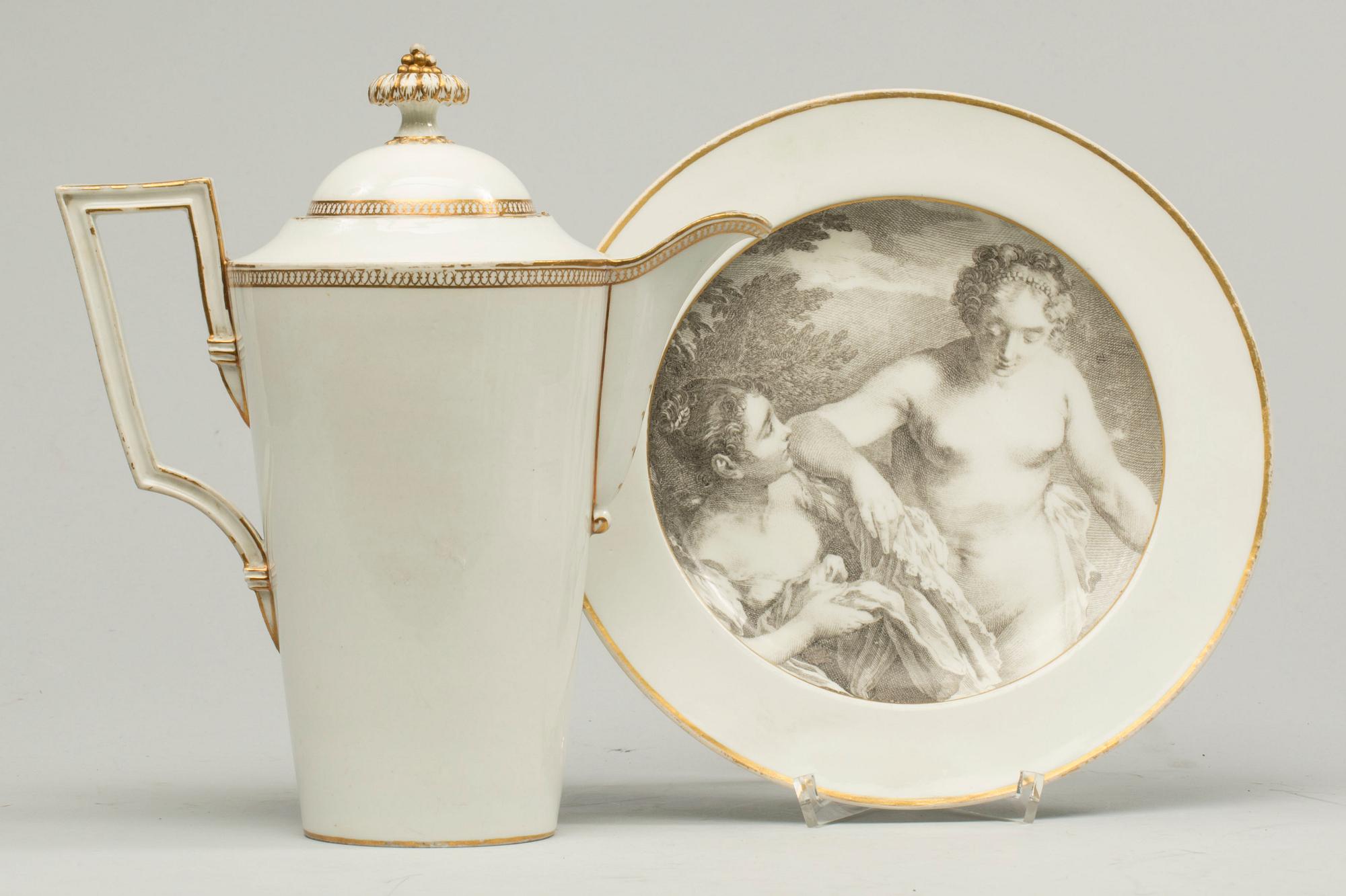 KAFFEKANNA samt TALLRIK, porslin, okänd tillverkare resp Meissen, Marcolinis-period(1774-1814).