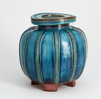 A Wilhelm Kåge 'Farsta' stoneware jar, Gustavsberg studio 1957.