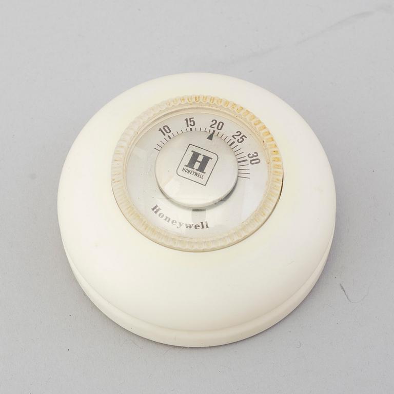 A mid 20th century thermostat, by Henry Dreyfuss, Honeywell.