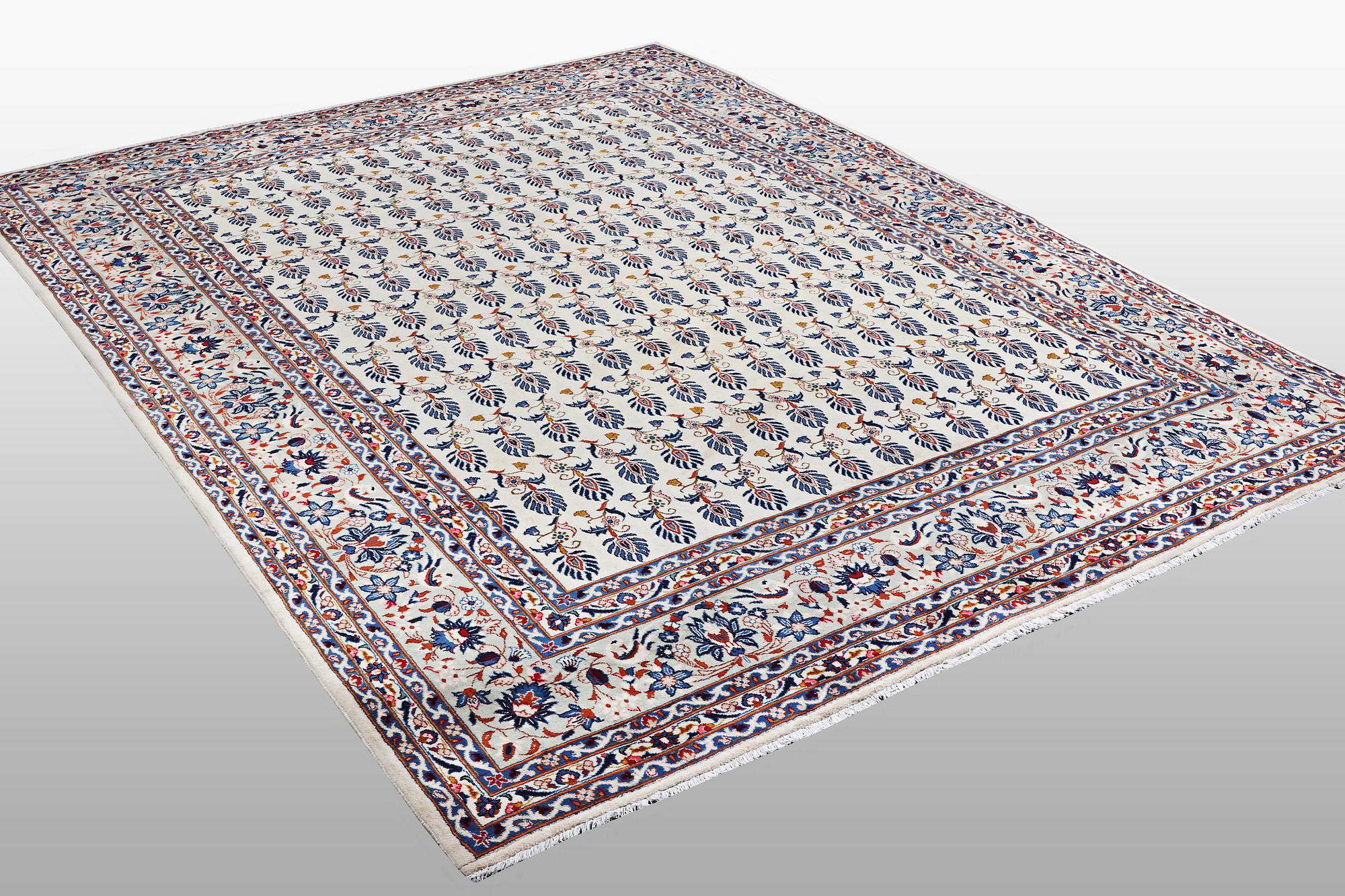 A carpet, Kashan, ca 417 x 300 cm.