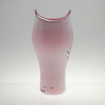 VAS, glas, Ulrica Hydman-Vallien, Kosta Boda. Signerad och numrerad.