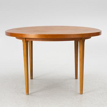 A dining table, 1960s/70s.