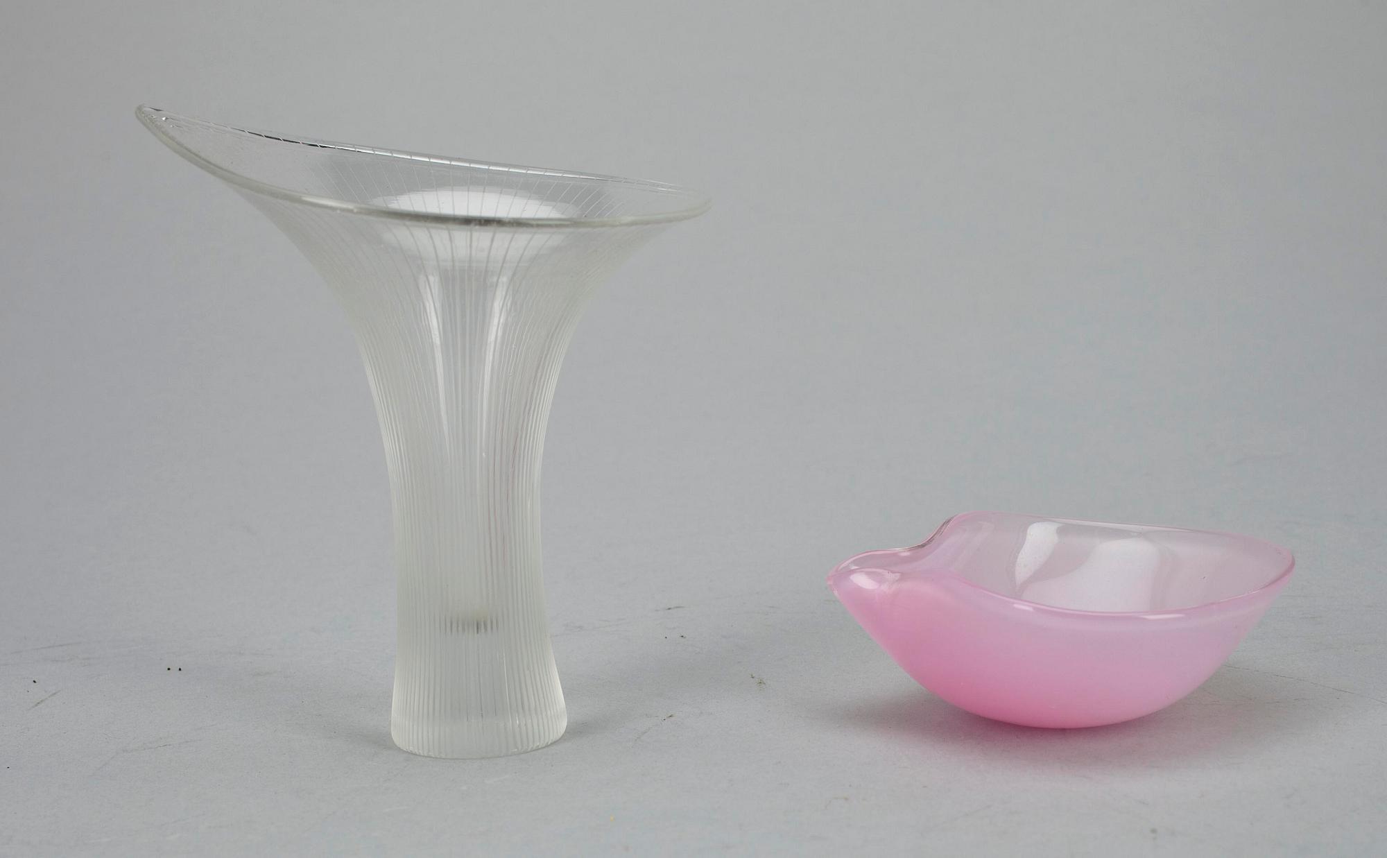 VAS, glas, Tapio Wirkkala, sign Iittala -55.  samt SKÅL, glas, sign. Kaj Franck, Iittala.