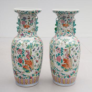 GOLVVASER, 1 par, porslin, Kina, 1900-tal.