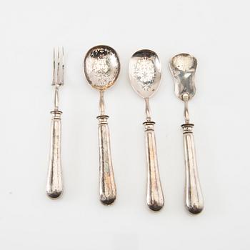 Serving utensils, 4 pieces in case, silver, Paris, late 19th century.
