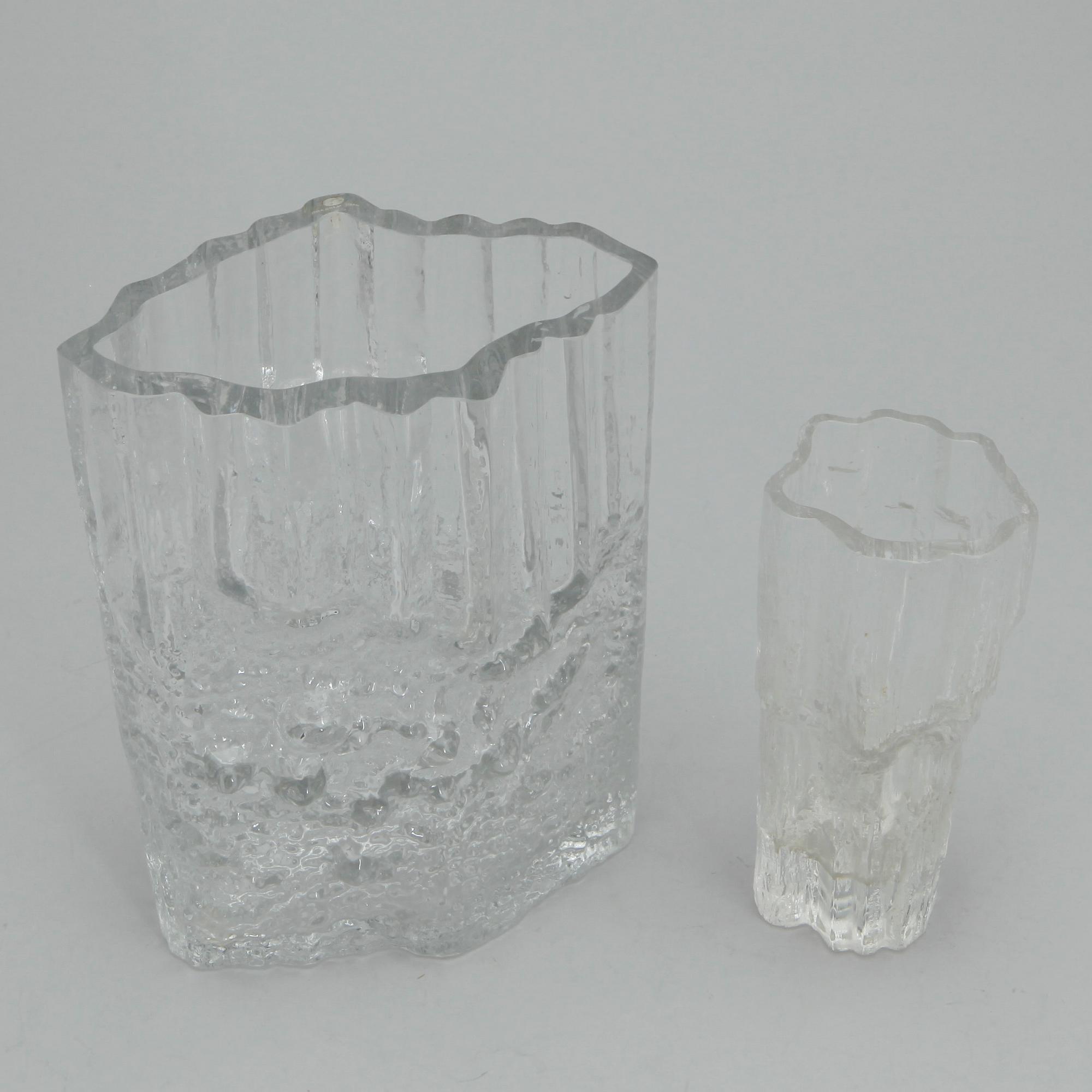 VAS, 2 st, glas, signerad Tapio Wirkkala, Iitala.
