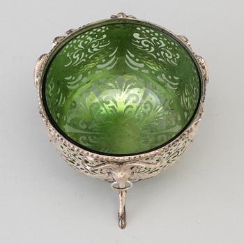 A GERMAN SILVER SWEET MEAT BOWL, first half of the 20th century.