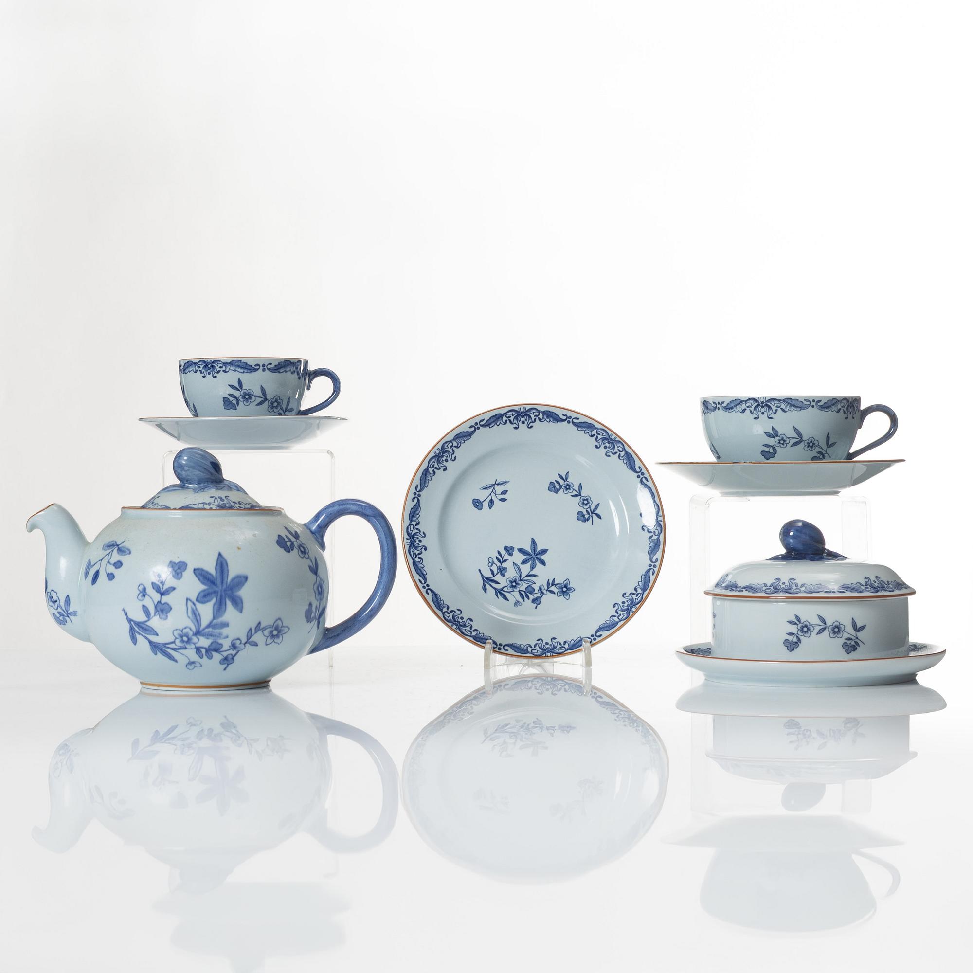 A 33-piece 'Ostindia' creamware tea and coffee service, Rörstrand.