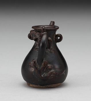 A brown glazed pot, Song/Yuan dynasty.