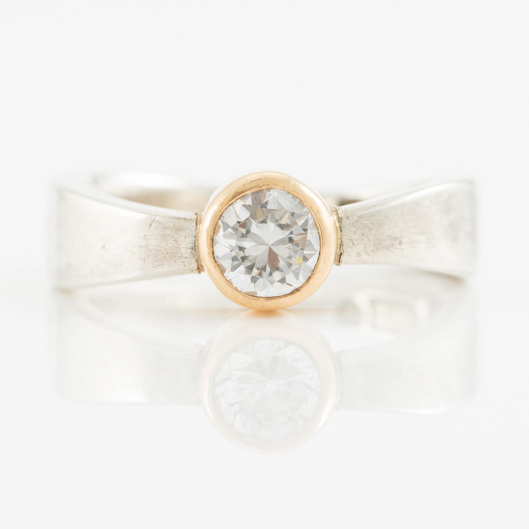 Jan-Christer Lundqvist, ring, silver med fasettslipad vit sten, Skövde.