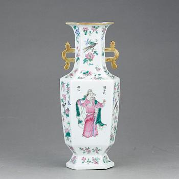 VAS, porslin, Kina, 1800-tal.
