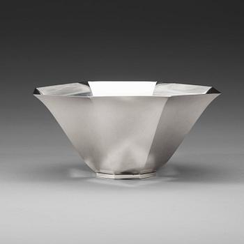 364. Wiwen Nilsson, a sterling octagonal bowl, Lund 1944.