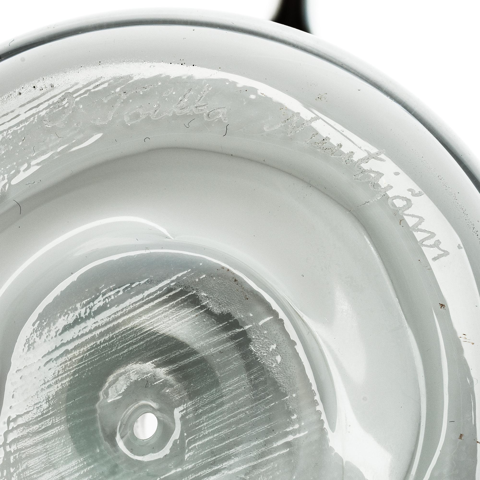 OIVA TOIKKA, LASILINTU. Signeerattu O. Toikka Nuutajärvi.