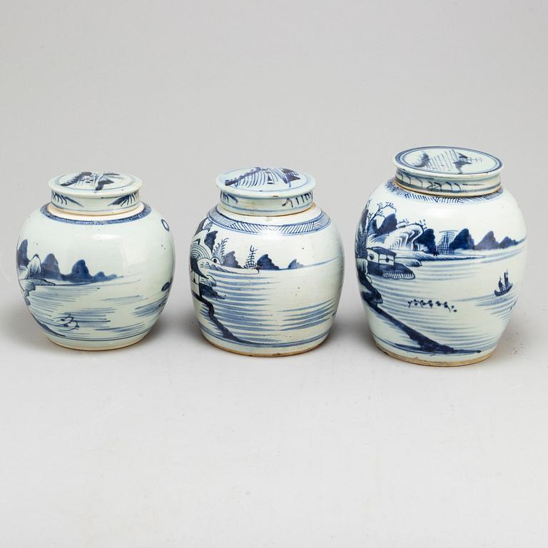 Three blue and white jars with covers, Qing dynasty, 18th century.