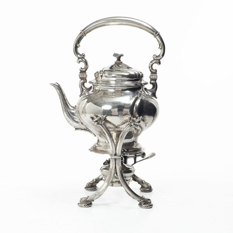 Silver teapot on a réchaud, Rococo style, Swedish import mark CF Carlman, Stockholm 1916.