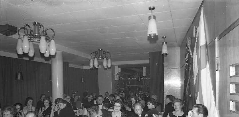 PAAVO TYNELL, kattovalaisinpari, Taito 1950/60-luku.