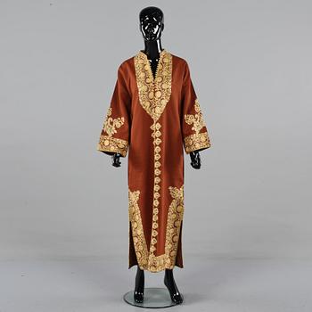 KAFTAN, mellanöstern, 1900-talets andra hälft.