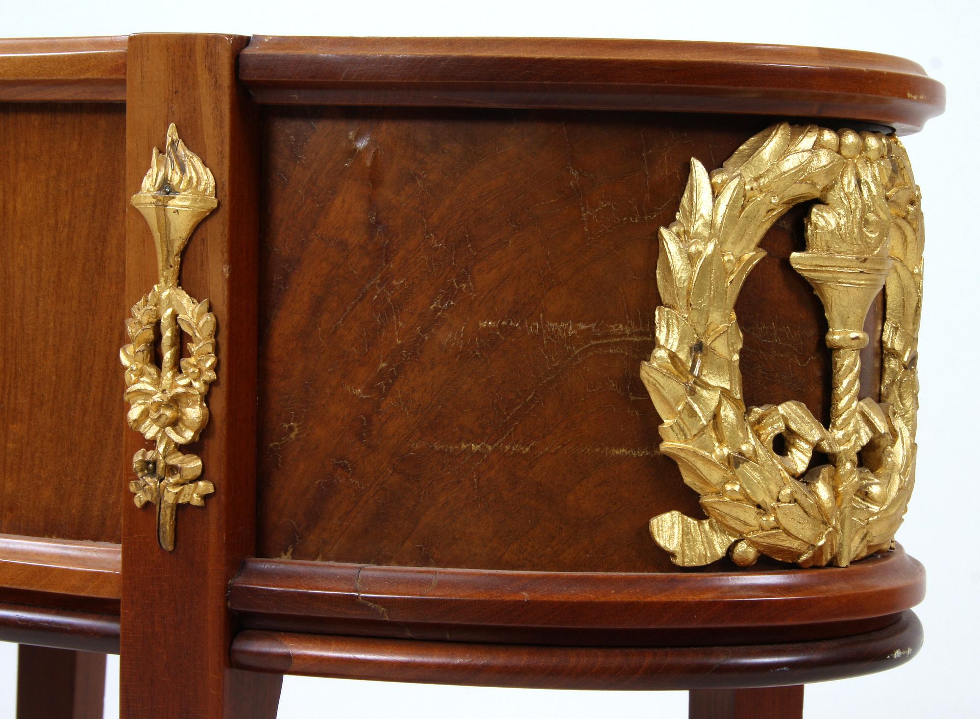 BLOMBORD, empirstil, 1900-talets senare hälft.