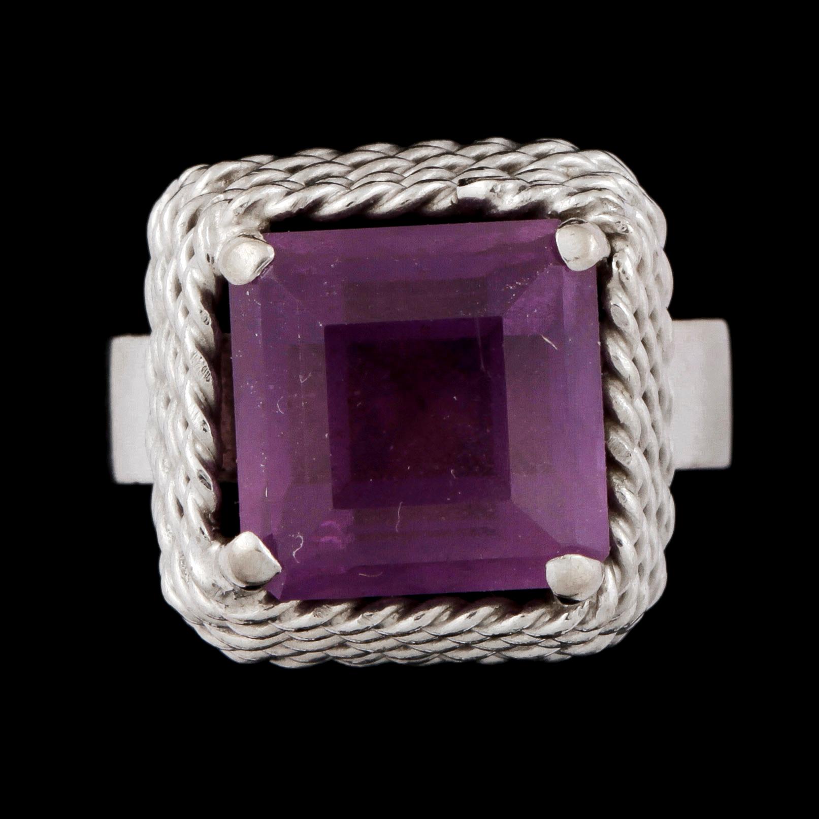 RING, 18k vitguld med ametist. Stockholm, 1995. Vikt ca9g.