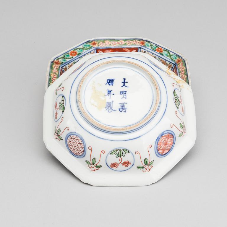 TWO JAPANESE BOWLS MARKED WAN LI(19th/20th century).