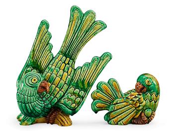 232. FIGURER, 2 st, stengods. Gunnar Nylund, Rörstrand.