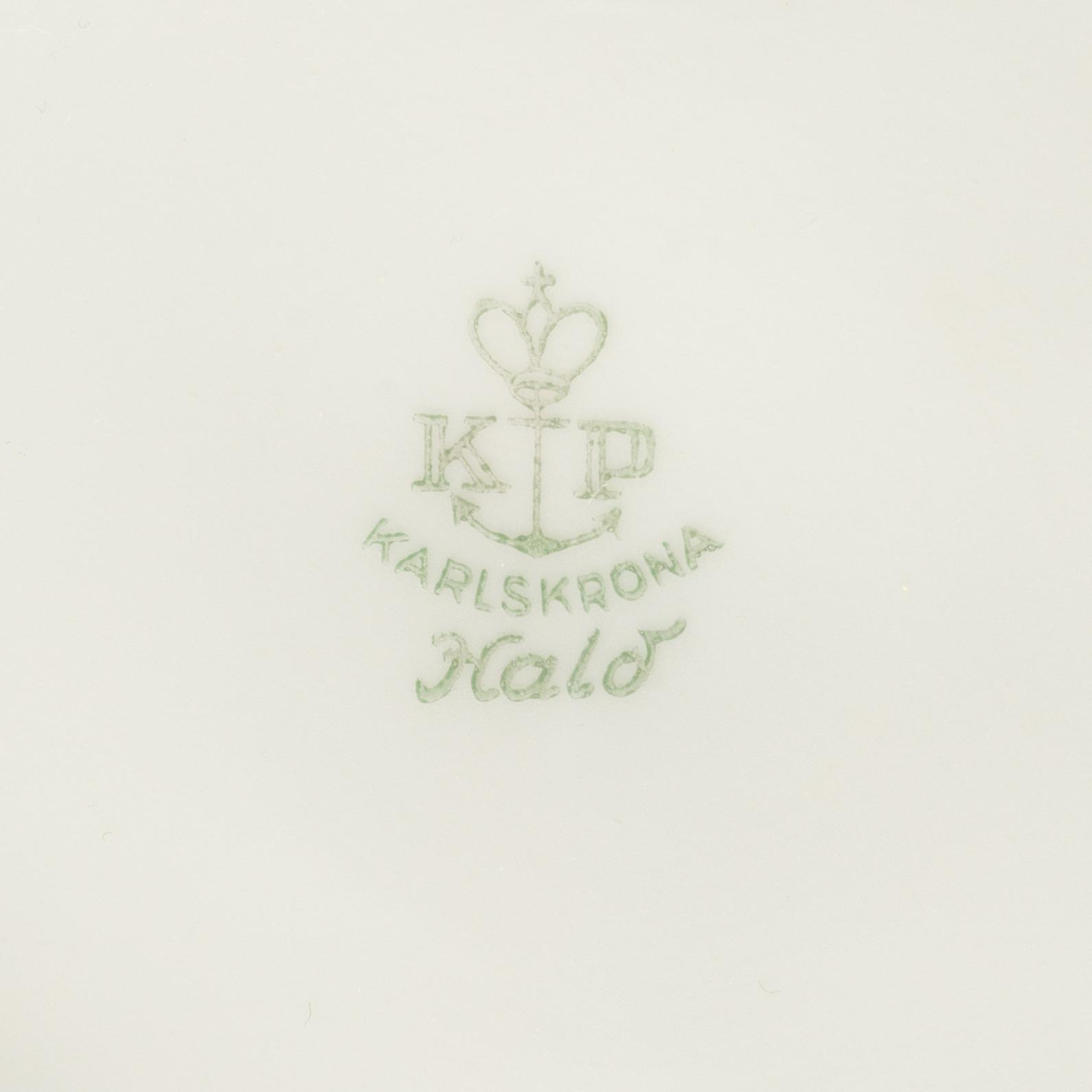 Edward Hald, a 19 pieces part porcelain cabaret, Karlskrona, Sweden 1930s.