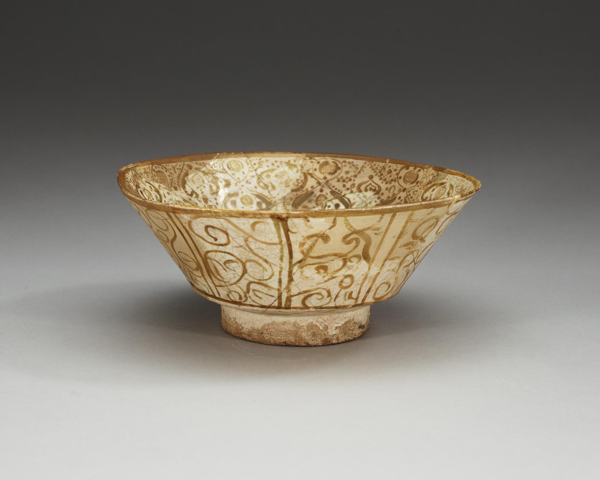 SKÅL, lergods. Lysterdekor. Diameter 22 cm. Persien tidigt 1200-tal, sannolikt Keshan.