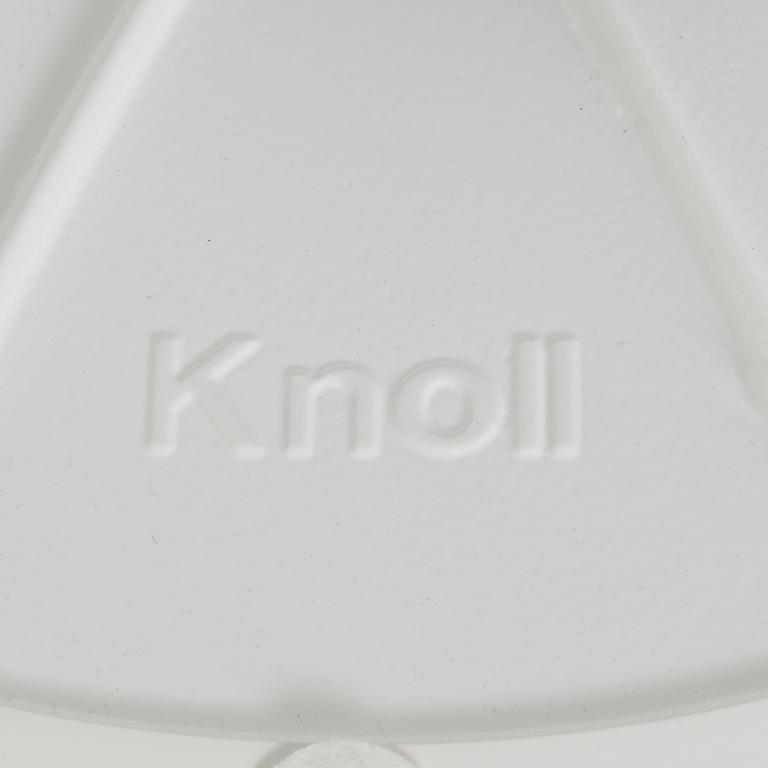 EERO SAARINEN, matbord, "Tulip", Knoll 2020.