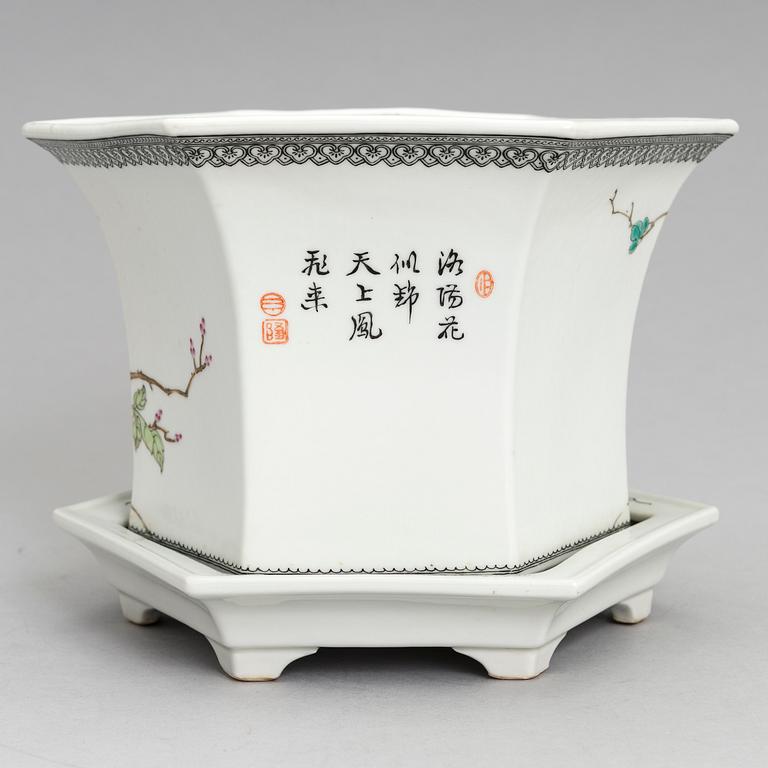 A Chinese flower pot with stand, 20th Century, republic style.