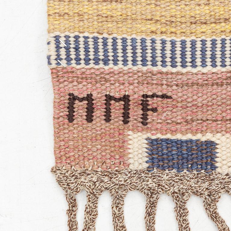 Märta Måås-Fjetterström, Märta Måås-Fjetterström a carpet 'Untiteld', flat weave, c 292 x 203 cm, signed MMF.