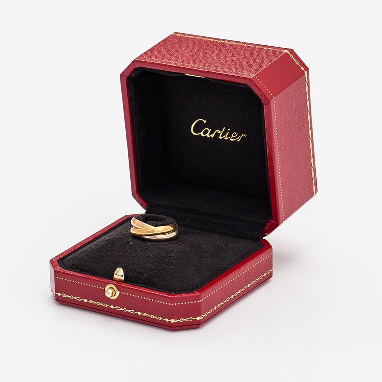 Cartier, les must de Cartier, ring "Trinity", 18K guld. Märkt Les must de Cartier, O 0796 I.