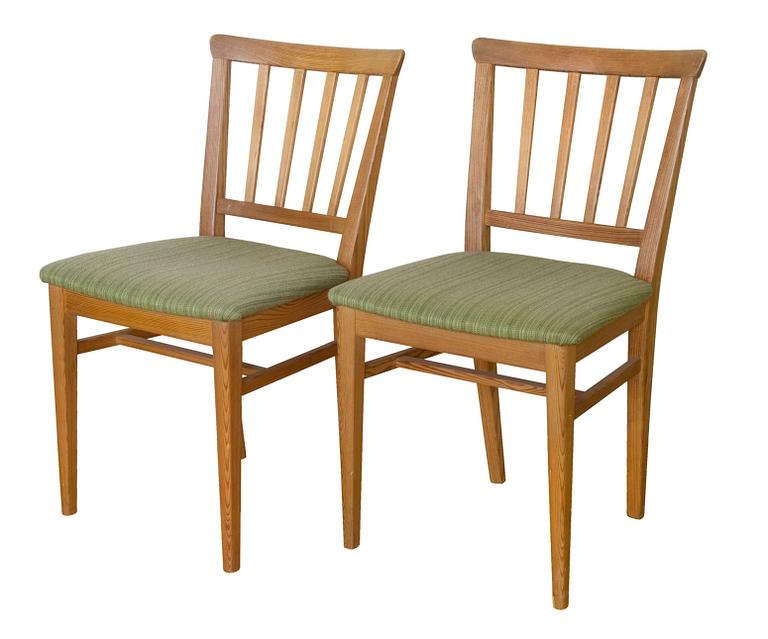 A PAIR OF PINE CHAIRS,