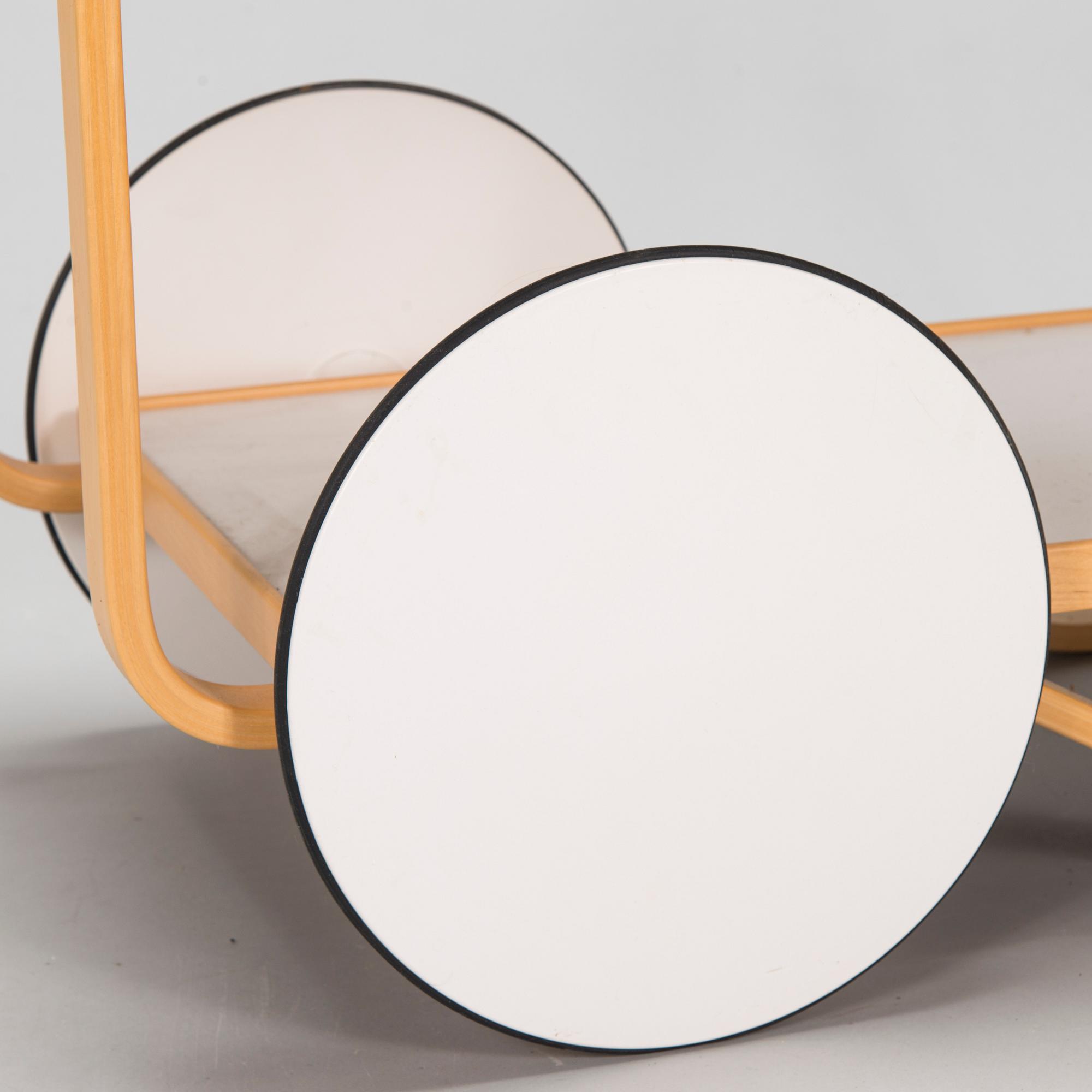 Alvar Aalto, tarjoiluvaunu 901, Artek, 1900-luvun loppu.