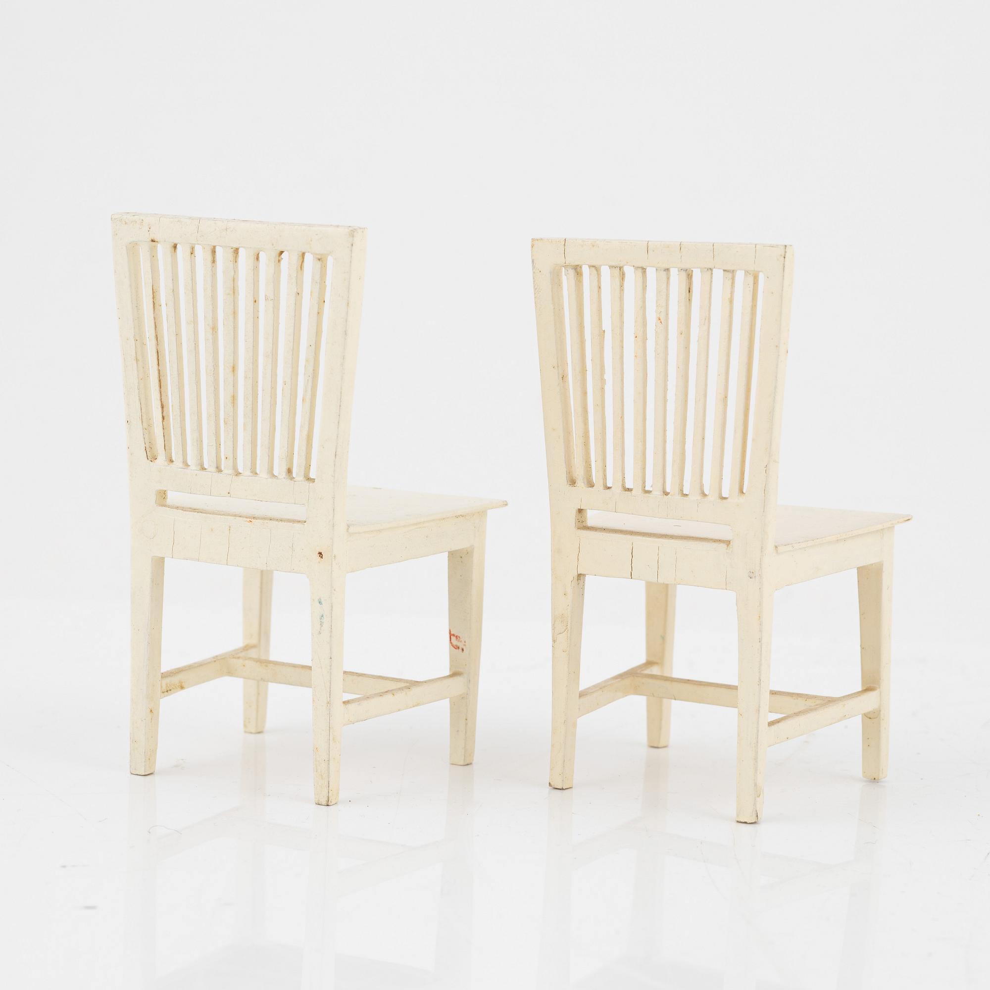 A lot of 14 pieces of doll house furniture by Nolbyn Värmländskt hantverk, 20th century.