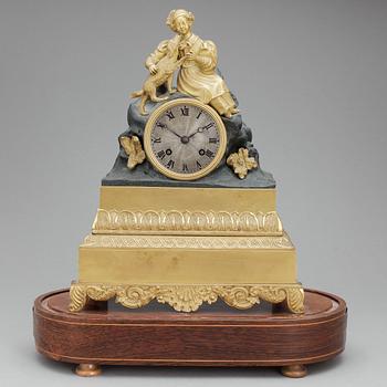 BORDSPENDYL, senempire, 1800-talets första hälft.