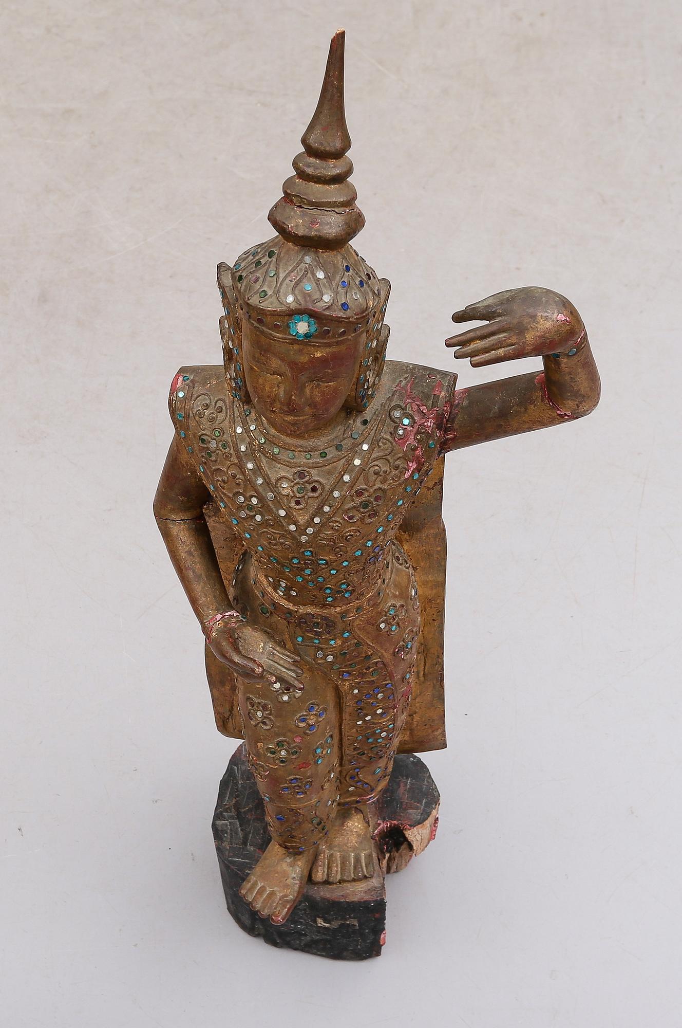 SKULPTUR, skuret trä, sydostasien, 1900-tal.