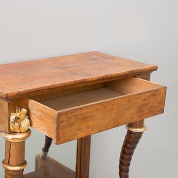 KONSOLBORD MED SPEGEL, av Peter Schmuckert (1765-1841), Mannheim, omkring 1820.