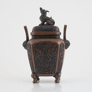 A bronze censer with cover, Qing dynasty, 19th century.