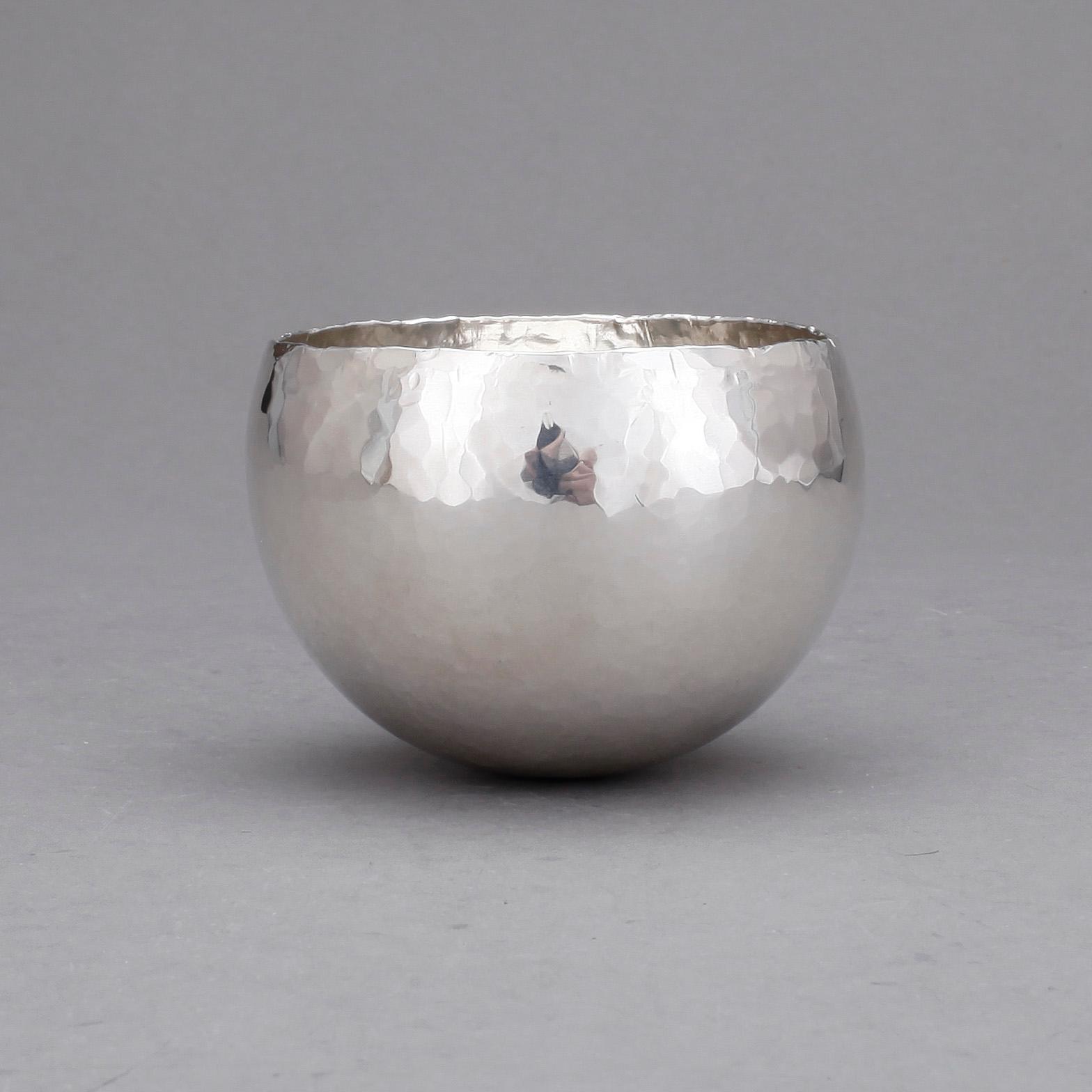 SKÅL, sterling silver, Ray Urban, Stockholm, 1991. Vikt 131 g.