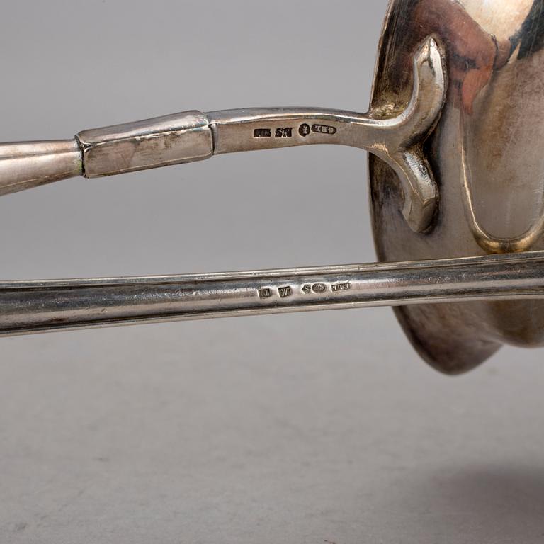 SOPPSLEVAR, silver respektive nysilver, bla Erik Linderoth, Motala, 1927. Vikt ca 218 g.